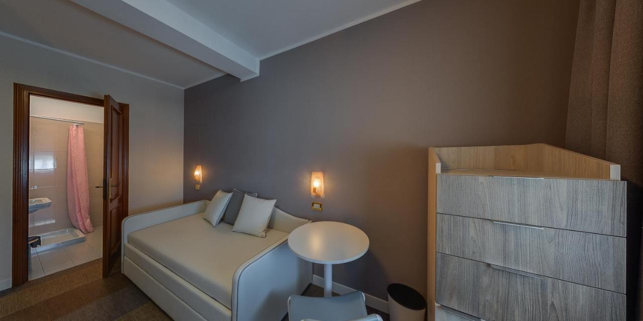 Hotel Europa Garda  Ngoại thất bức ảnh
