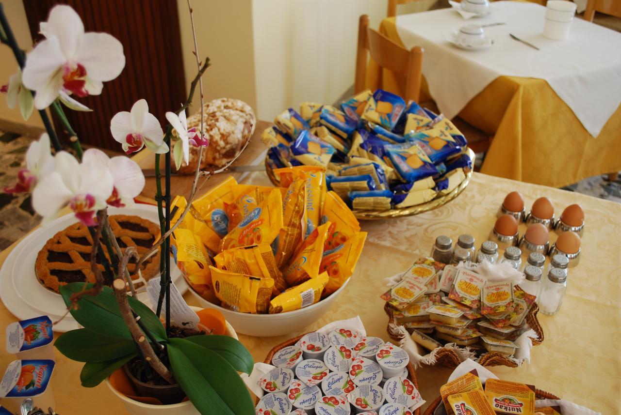 Hotel Europa Garda  Ngoại thất bức ảnh