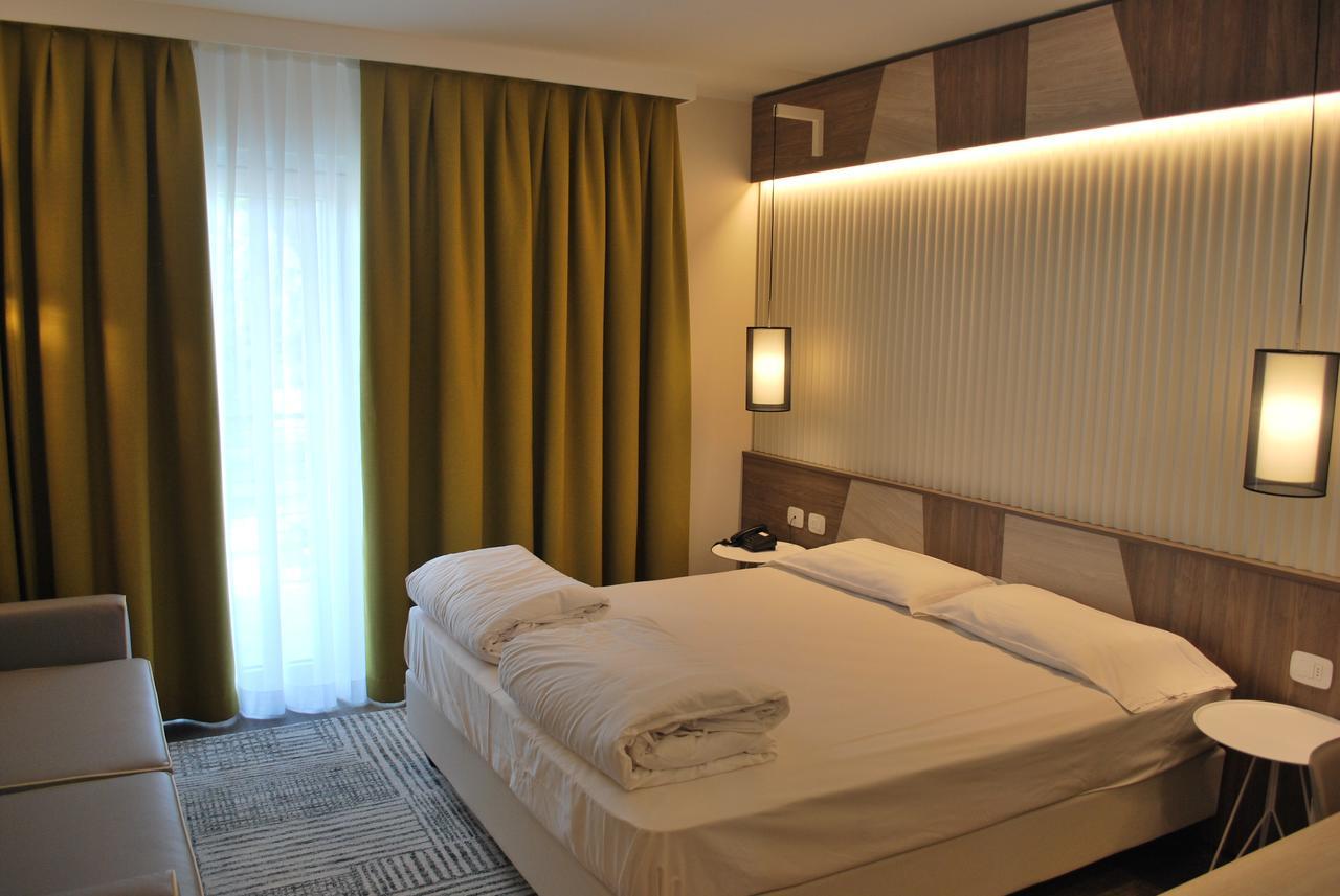 Hotel Europa Garda  Ngoại thất bức ảnh