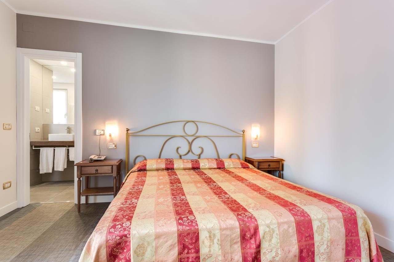 Hotel Europa Garda  Ngoại thất bức ảnh