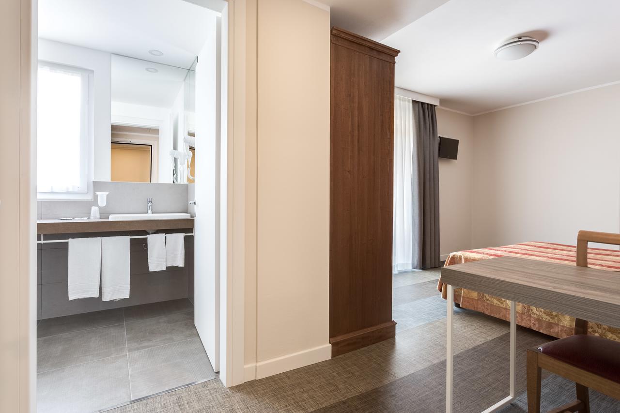 Hotel Europa Garda  Ngoại thất bức ảnh