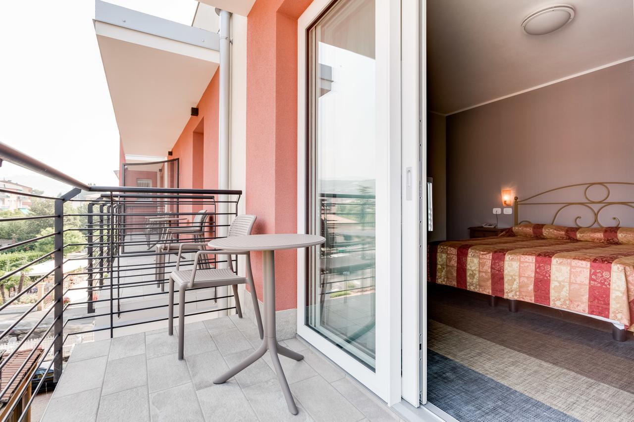 Hotel Europa Garda  Ngoại thất bức ảnh
